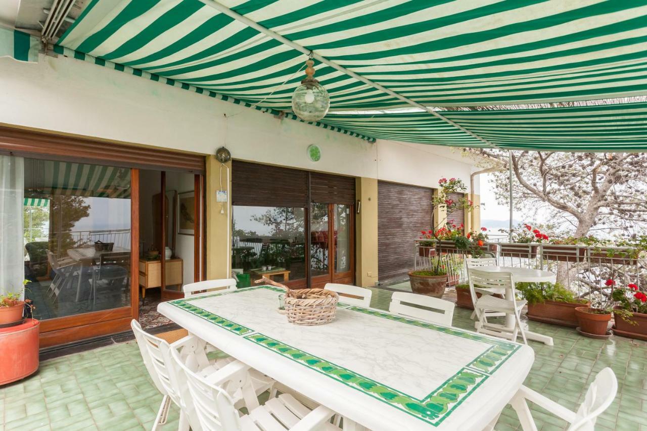 Stunning View Relax Tra Mare E Cielo Apartamento Villa Solari Exterior foto